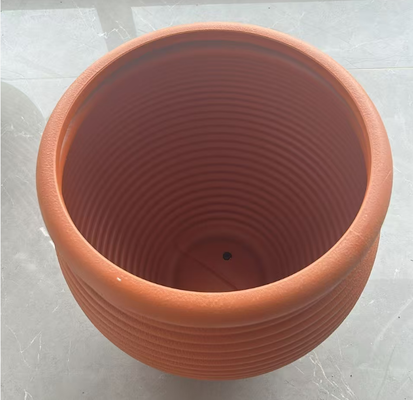 इनडोर और आउटडोर उपयोग के लिए कई आकारों और एम्बॉसिंग डिज़ाइन के साथ पीई लेपित प्लास्टिक फ्लावर पॉट