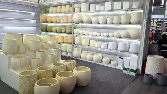 HDPE Ceramic Flower Plate with Embossing and PE Coated Finishing in Multiple Sizes