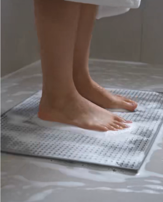 उच्च दक्षता वाली एंटी स्लिप और ड्रेनेज संरचना और साफ करने में आसान डिजाइन के साथ प्रीमियम पर्यावरण के अनुकूल वर्जिन ईपीपी सामग्री बाथ मैट